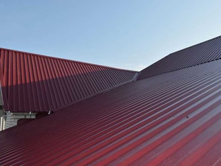 Профлист НС44 0.4 мм RAL 3005 Красное Вино 1 - в «Монолит-Металлопрокат».