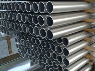 Труба алюминиевая толстостенная прессованная АМг3 135х10 мм 1 - в «Монолит-Металлопрокат».