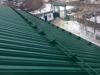 Профлист НС35 0.45 мм RAL 6005 Зеленый Мох 2 - в «Монолит-Металлопрокат».